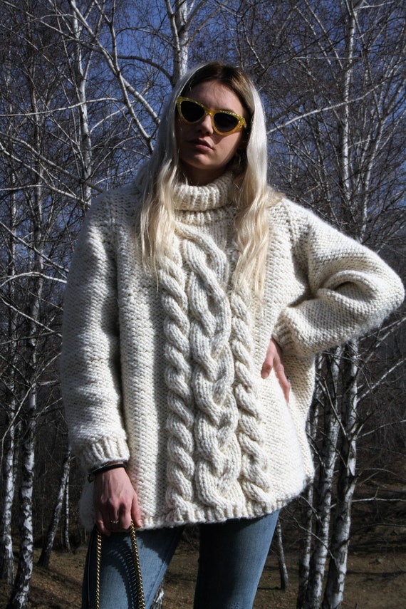 10+ Oversized Chunky Cable Knit Sweater