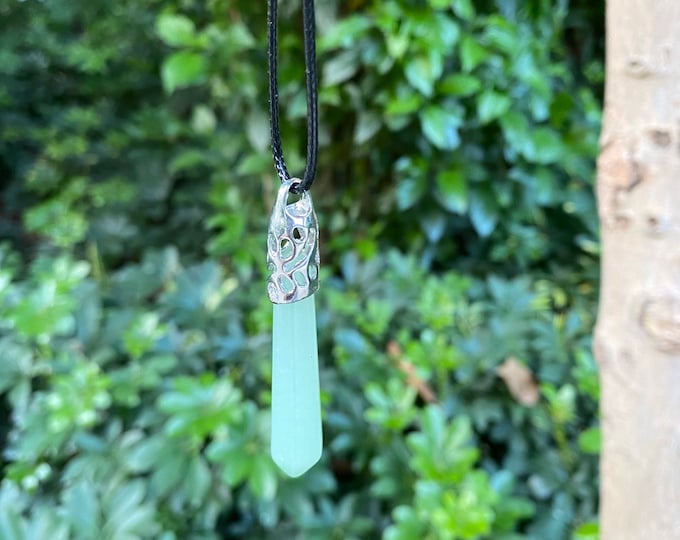 handmade healing pendant natural green aventurine quartz DIY Pendant .Crystal Pointed Pendant,Crystal Pencil Point Pendant necklace
