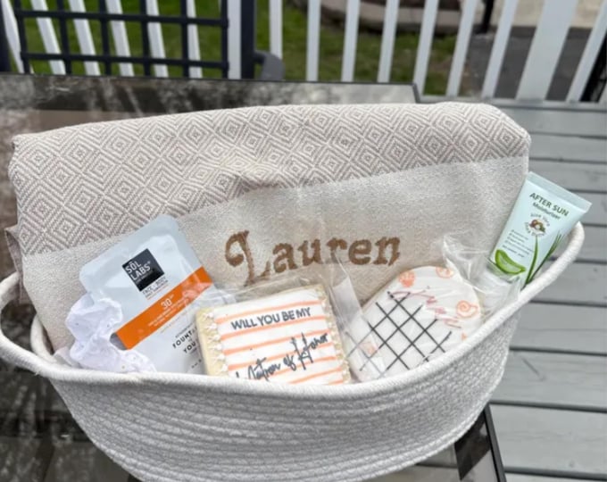 Personalized Beach Towel Gift, Personalized Gift, Bachelorette Party Favor, Custom Bridesmaid Gifts, Wedding Gift Idea, Best Gift for Her