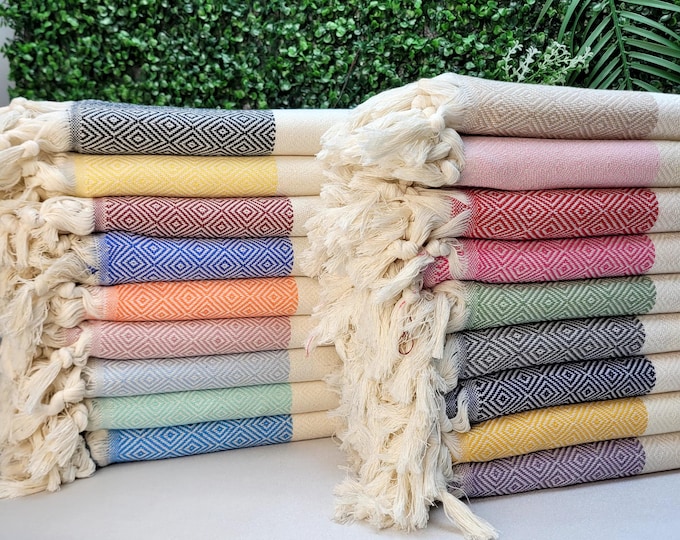 Custom Bridesmaid Towels, Bridal Shower Favors, Bachelorette Party Towel, Custom Turkish Towel, Wedding Gift Favor, Bridesmaid Gifts