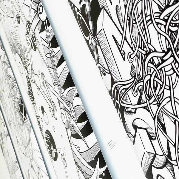 Kakémono 4 dessins aléatoires 50 x 143 cm (19,7" x 56,3"), impression sur bâche noir et blanc, limité à 30 exemplaires