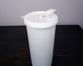 Tupperware Handolier 48 Ounce Container with Flip Top Lid, Vintage Drinking Bottle