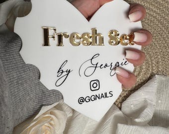 Manicure em formato de coração, adereço para salão de beleza, adereço para selfie de unhas, placa comercial, logotipo comercial, presente para manicure, unha, foto para redes sociais, unhas recém-feitas