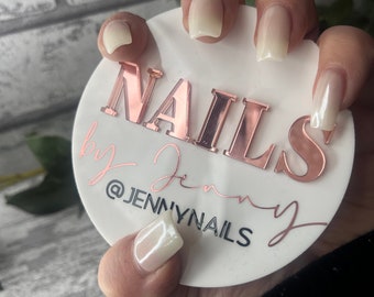 Nageltechniker, Schönheitssalon-Requisite, Nailfie-Scheibe, Acryl, Geschäftsschild, Geschäftslogo, Nagelkünstler-Geschenk, Nagel, Social-Media-Bild-Requisite