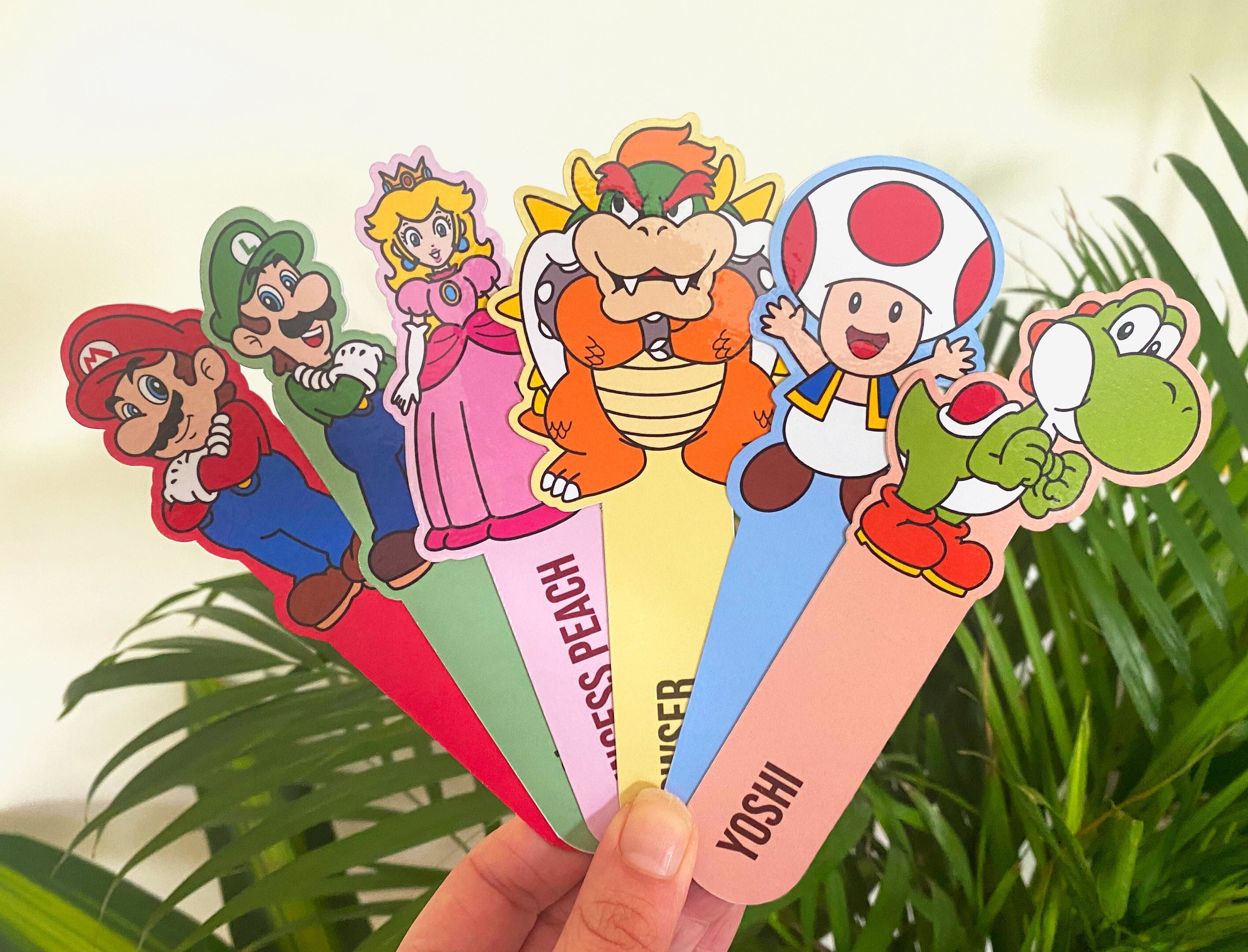 4 MASCARAS DE MARIO LUIGI YOSI Y PEACH COLOREAR Y RECORTAR