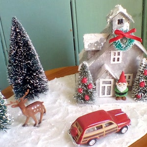 MADE IN MAINE ~ Christmas Cottage ~ Glitter House ~ Christmas Gift ~ Putz style Holiday House ~ Christmas Collectible ~ Holiday Collectible