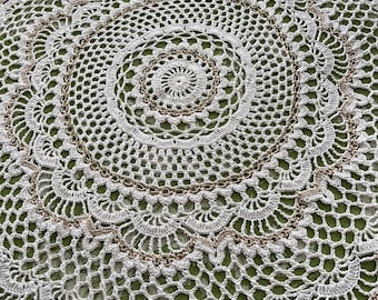 Grand napperon circulaire vintage crocheté à la main ~ 100 % coton ~ décoration style ferme ~ magnifique motif ~ cadeau de mariage/jamais utilisé