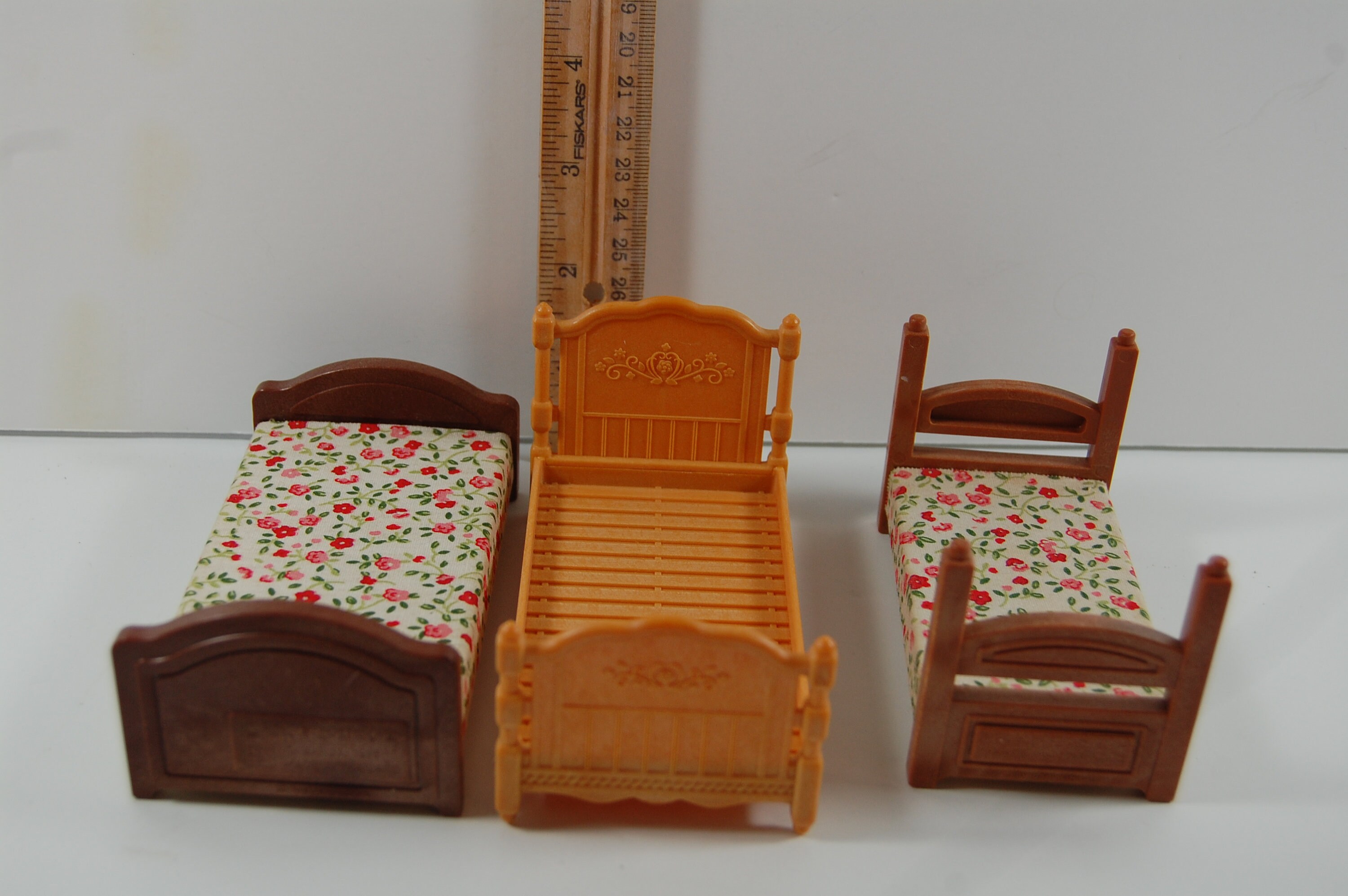 Miniature Plastic Dollhouse Furniture, 3 Beds, 2 Chairs, Table Etsy