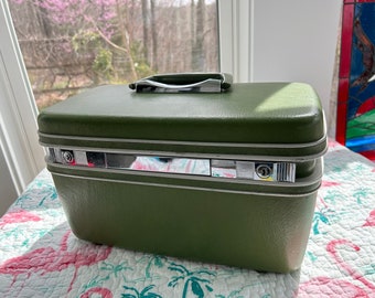 Vintage Samsonite Olive Green, Hard Shell Train Case, With Mirror and Key