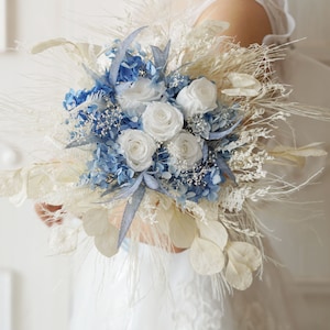 Weißer und Blauer Hochzeitsstrauß, Boho und Natürliche Hochzeitsblumen Blumenstrauß, Pampasgras Blumenstrauß, Trockenblumen Blumenstrauß, Braut / Brautjungfer Blumenstrauß