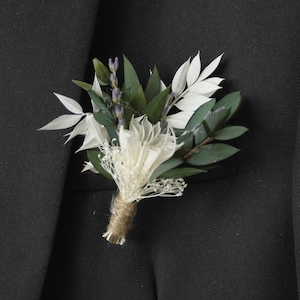 White and Green  Eucalyptus Rustic boho Boutonnieres / Lapel Pin For Men / Groom Pin / Boho Boutonniere / Groom Boutonniere/ Buttonhole