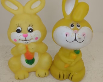 Conejito rosa vintage de 2 piezas, Easter Unlimited Inc., de goma y vinilo con sonido.