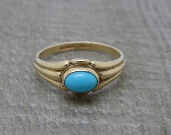 Stunning Vintage Scottish 9ct Yellow Gold Turquoise Cabochon Ring UK Size S