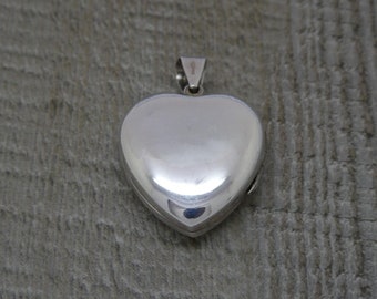 Sterling Silver Scottish Hallmarked Heart Shape Photo Picture Pendant Locket