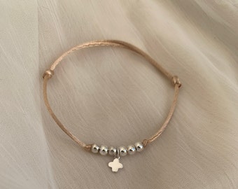 Bracelet FELICIA, Bracelet sur cordon, trèfle et perles en argent 925