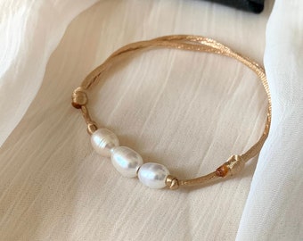 Bracelet PETITE VENUS, Bracelet sur cordon, Perle d'eau douce