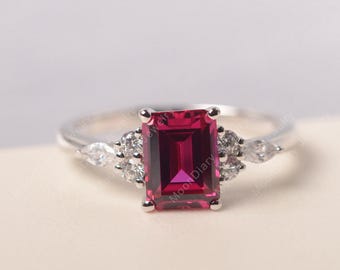Anillo de rubí de talla esmeralda en plata esterlina, piedra natal de julio, hermoso anillo de compromiso para mujer
