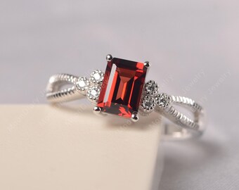 Anillo de granate natural auténtico con piedra preciosa roja, oro blanco de 14 quilates, corte esmeralda, banda dividida, piedra de nacimiento de enero.