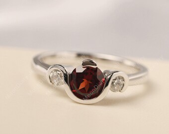 Garnet wedding ring solid silver round cut red stone three stone ring January birthstone