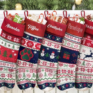 Personalisierter gestrickter Weihnachtsstrumpf für Weihnachtsdekoration, gestickter Namensstrumpf für Familiengeschenke, Weihnachtsbauernhausverzierungen