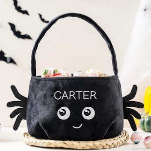 Benutzerdefinierte Halloween Korb | Bestickte Süßes oder Saures Süßigkeitstasche | Personalisierte Halloween-Eimer | Partydekoration