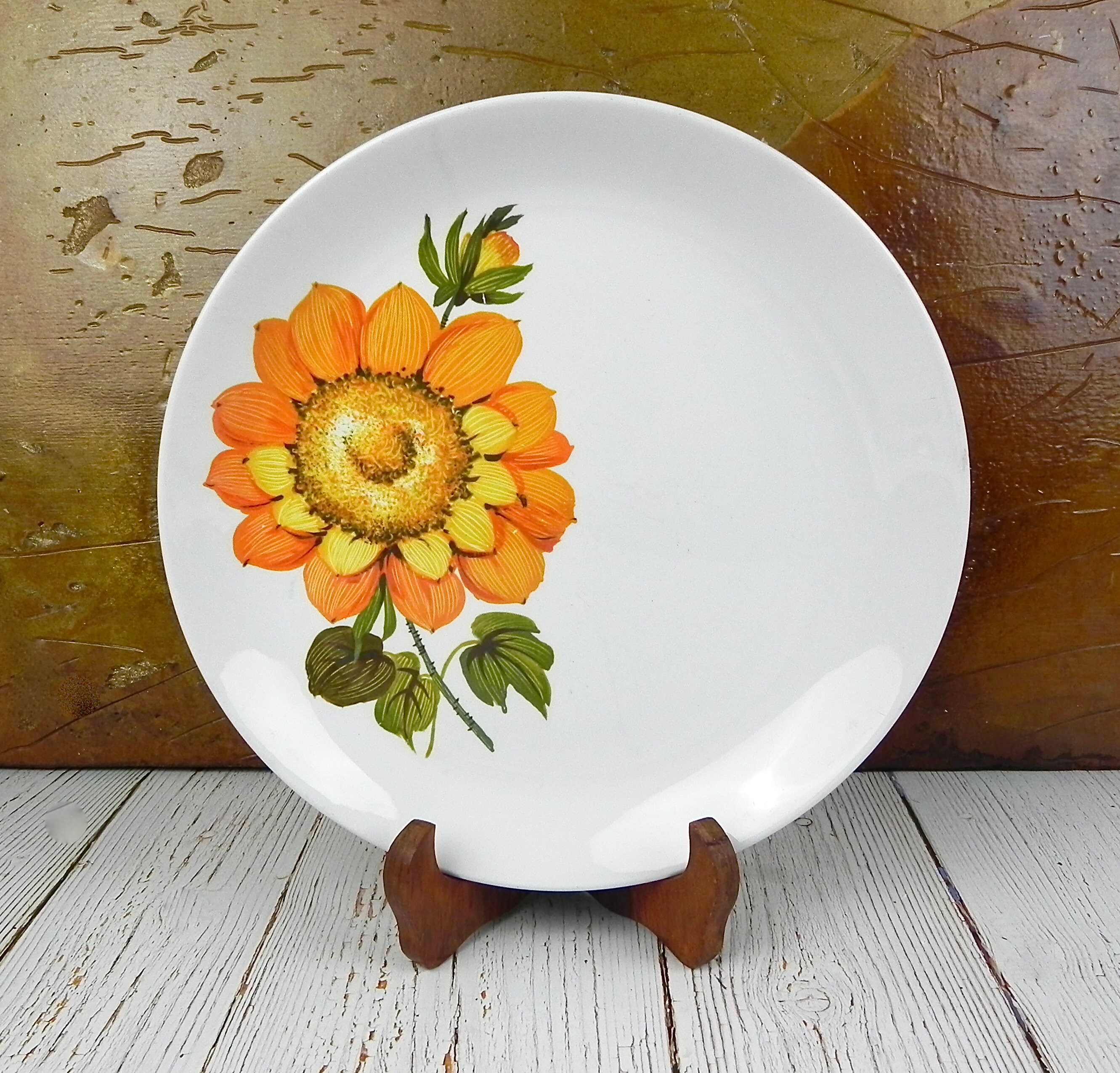 Lot de 2 assiettes à dessert en ARCOPAL motif fleurs orange années 70 - France