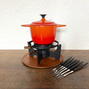 Cousances Fondue Set 1970s France Complete | Flame Orange Enamelled Cast Iron Pot with Stand, Burner, Teak Tray & 6 Forks