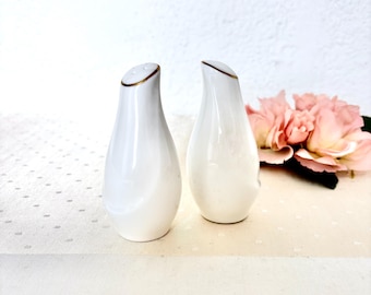 ALESSI Mr. Mrs. Chin Salt & Pepper Shakers | Yellow and Green Set
