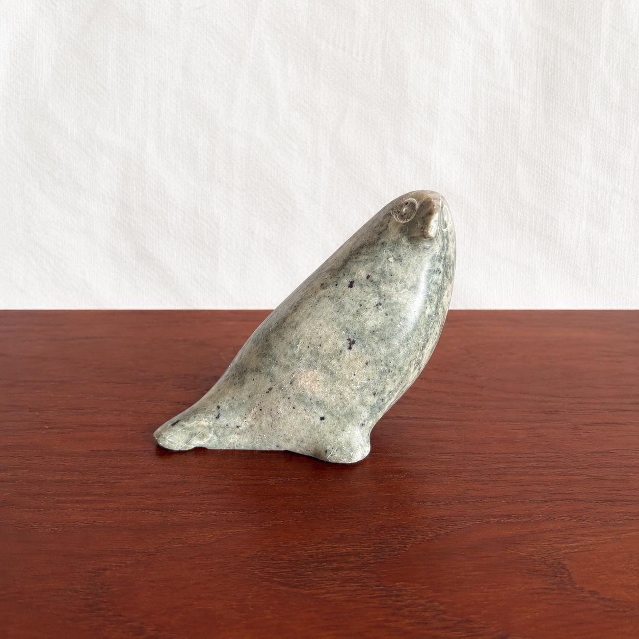 Eskimo carvings - Etsy 日本