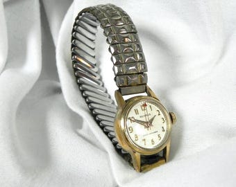 Vintage Benrus Cocktail Watch | 20µm Gold Electroplate Bevel | Dainty Ladies Wristwatch