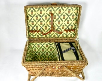 Pineapple Picnic Wicker Basket with Cooler | Outdoor Party Food Drink Carrier | Plate & Utensil Holders