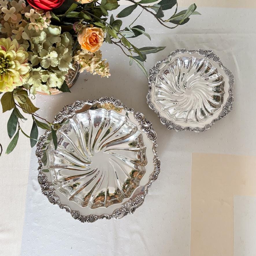 Vintage Wallace Silver-plated Baroque Serving Plate: Ruffle Edge