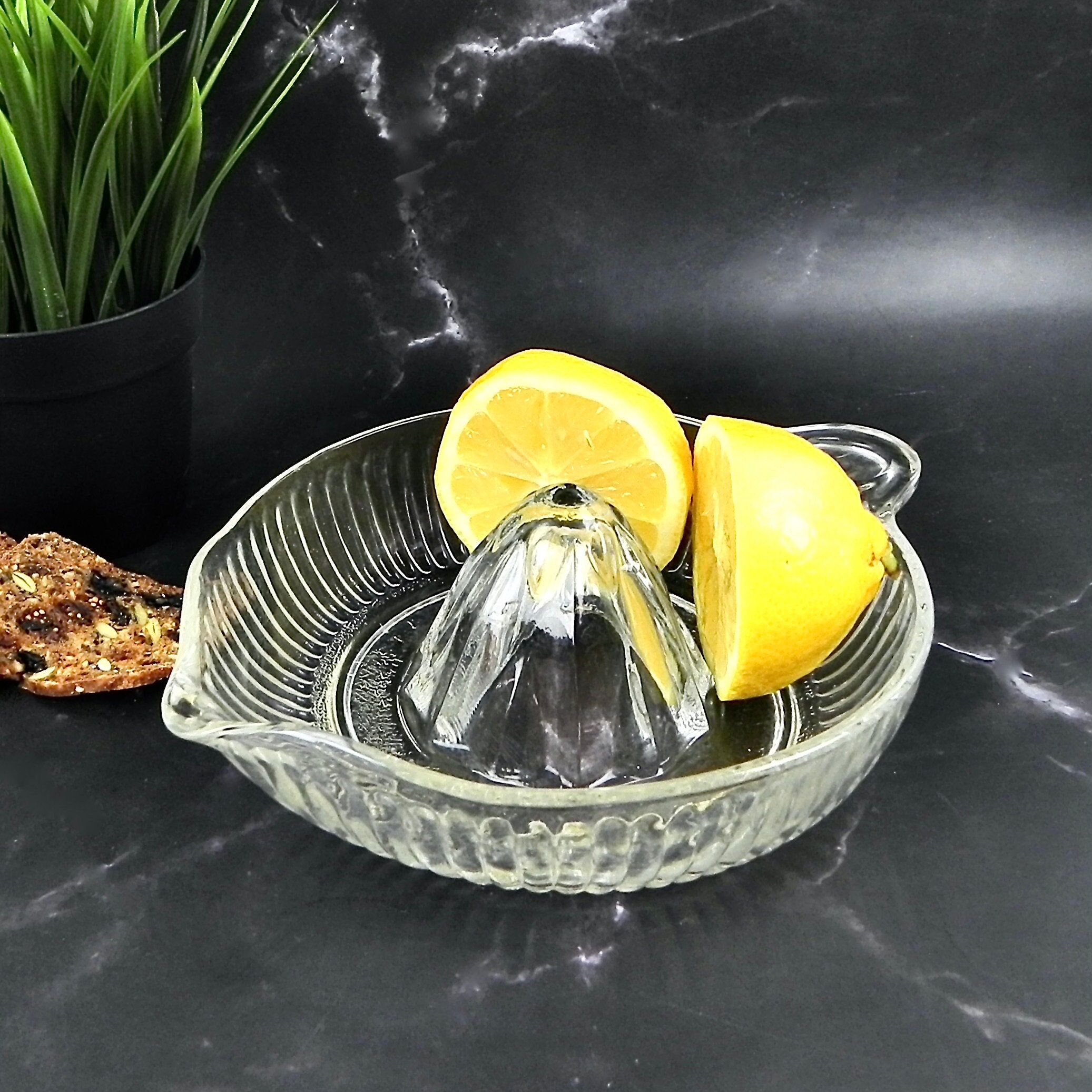 Hazel Atlas Glass Juicer Reamer (SBG) Hazel Atlas Glass Juicer Reamer (SBG)