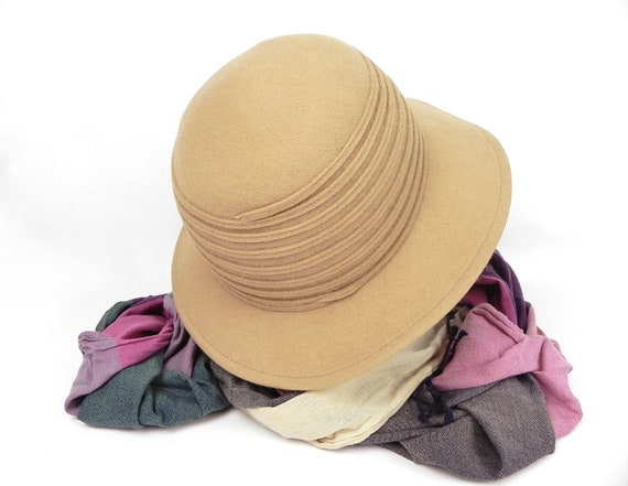 Georgette Wide Brim Felted Fur Hat | Vintage Derb… - image 1