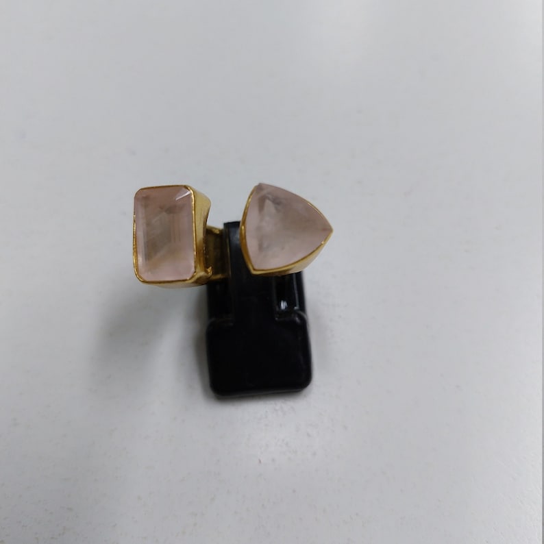 Anello in pietra di luna in oro. Anello importante in stile boho. Anello in citrino, ossidiana, rutilo dorato, apatite, lapislazzuli, ametista, quarzo rosa. Corniola, opale. immagine 4