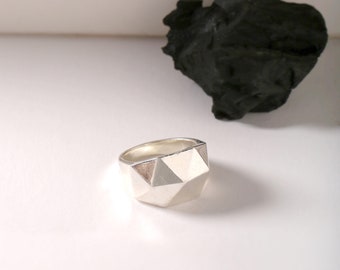 Facet ring silver 925. Avant Garde statement designer Ring.  Solid silver ring. Geometric faces ring, designer ring, gift.