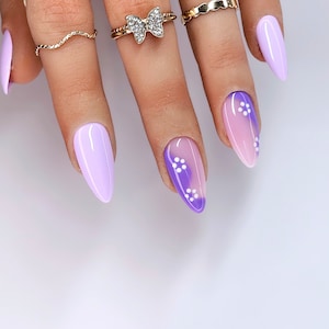 Lavender floral press on nails lavender, light purple, press ons, uk based, handmade, qualified nail tech, trending, cute pretty