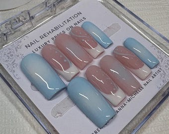 Blaue Ombre-Nägel: Handgefertigte, wiederverwendbare falsche Nägel. Nagelkunst
