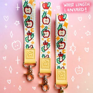 リンゴの食欲をそそるストラップ かわいい毛虫とシャクトリムシのリンゴスライス 自然リストレット キーチェーン ネックストラップ 先生 新学期