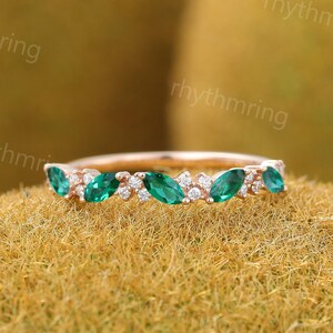Emerald push present online