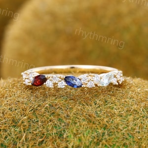 Alliance vintage en saphir aigue-marine Alliance en or jaune taille marquise Alliance mi-éternité grenat Alliance empilable assortie