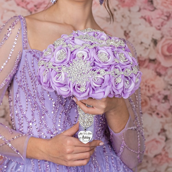 lilac quinceanera bouquet, lilac quince decor, quinceanera ramo, lavender quinceanera brooch bouquet, bouquet de quince años, mis quince