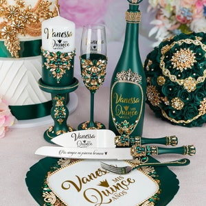 green quinceanera decorations, emerald green quince anos,  green gold quinceanera glasses,