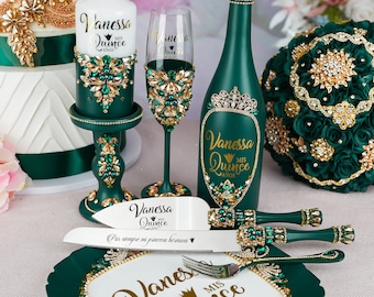 green quinceanera decorations, emerald green quince anos,  green gold quinceanera glasses,