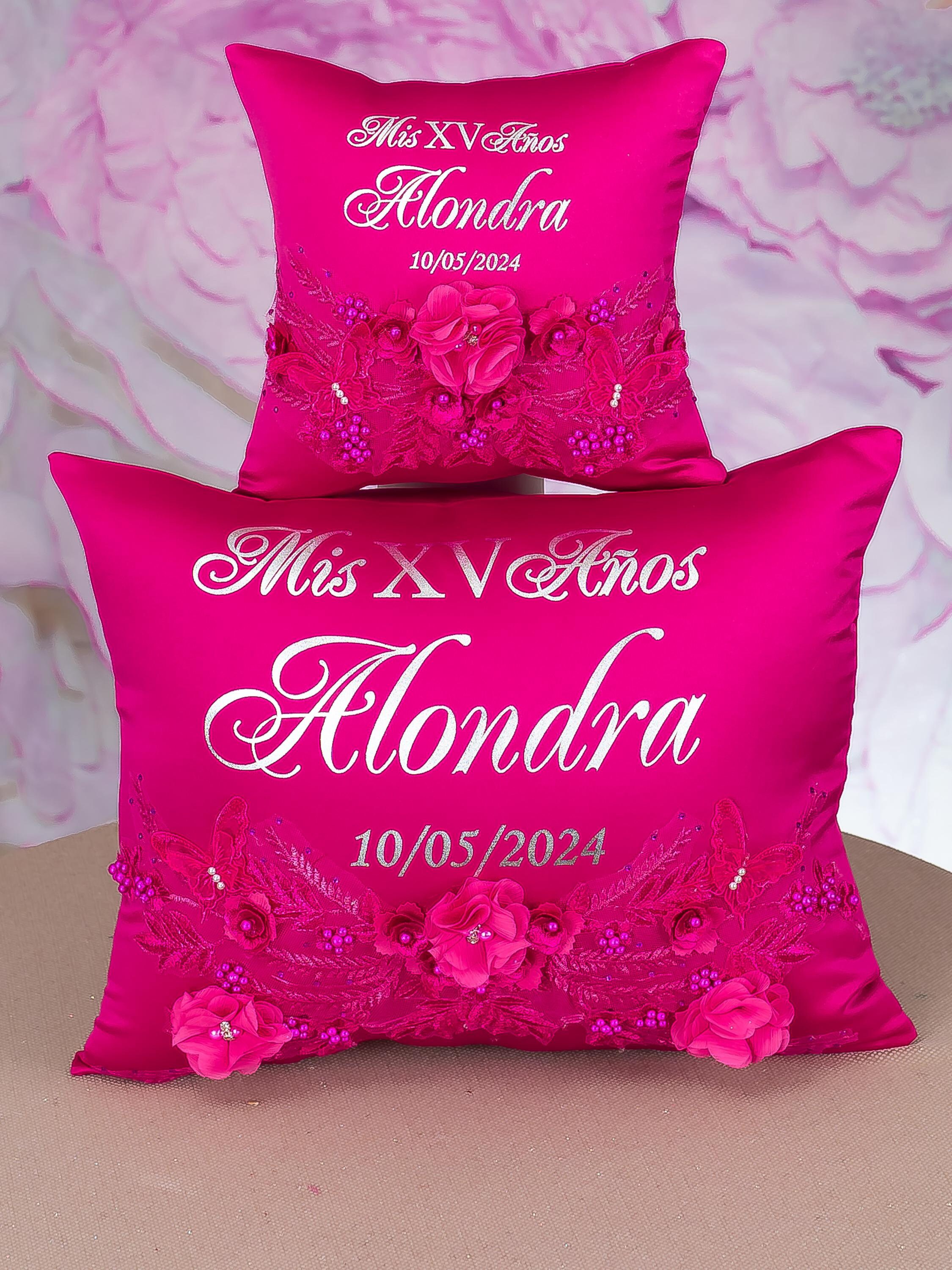 fuchsia pink quinceanera pillows, rosa fuerte quinceanera cojines, Hot pink mis quince almohadas, fuchsia silver cushions, magenta sweet 16