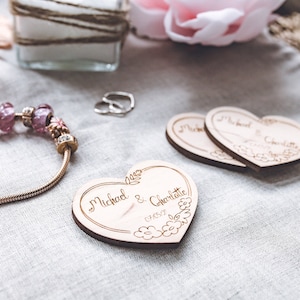 Magneti di ringraziamento Save the Date in legno a forma di cuore personalizzabili - Bomboniere rustiche per matrimonio con nomi e data incisi / Fatti a mano