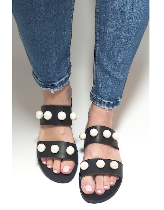 Sandalias de perlas de lujo planas, sandalias de cuero negro