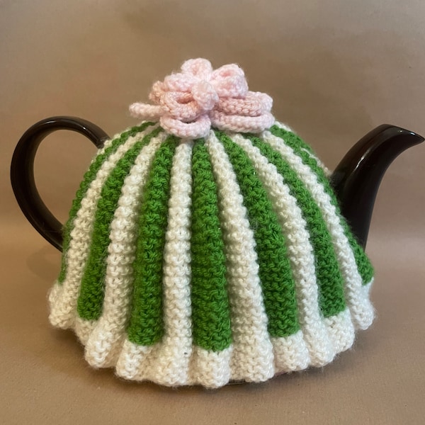 1950’s Retro Style Hand knitted Tea Cozy, Gift for a friend, Tea cosy lover, 4/6 cup Tea pot cover, Personalised Gift, Mother’s Day Gift