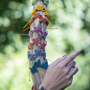 Micromacramé armband met halfedelstenen