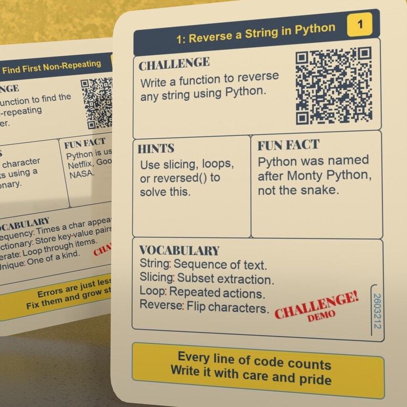 K&ouml;nnte beinhalten: Eine gelbe und braune Karte mit dem Text "Reverse a String in Python" und einem QR-Code. Die Karte enth&auml;lt auch den Text "Challenge", "Hints", "Fun Fact" und "Vocabulary".